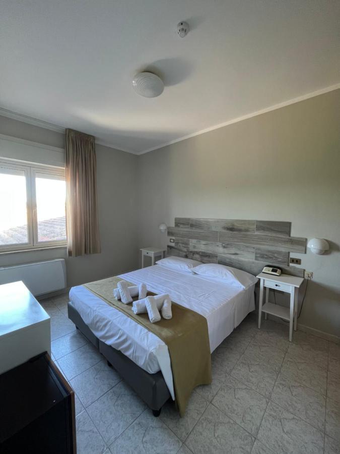 Hotel Letizia ฟอลลอนนีกา ภายนอก รูปภาพ