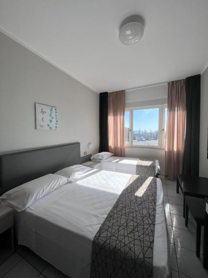 Hotel Letizia ฟอลลอนนีกา ภายนอก รูปภาพ