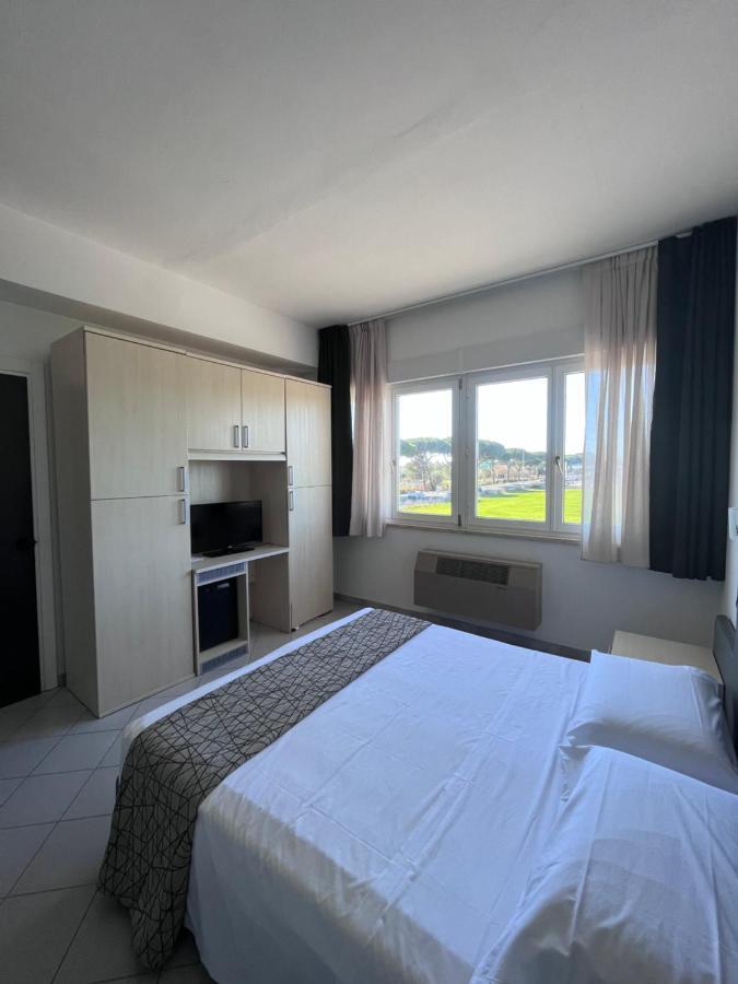 Hotel Letizia ฟอลลอนนีกา ภายนอก รูปภาพ